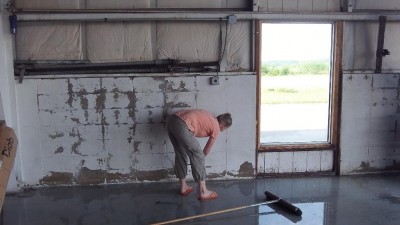 HangarWallPaint_02.jpg