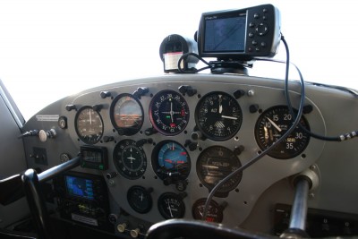 UR-MARY_Cockpit.jpg
