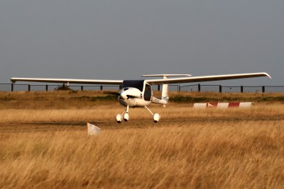 UR-EFEF_1600_1.jpg